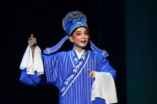 黄梅戏《春江女人》